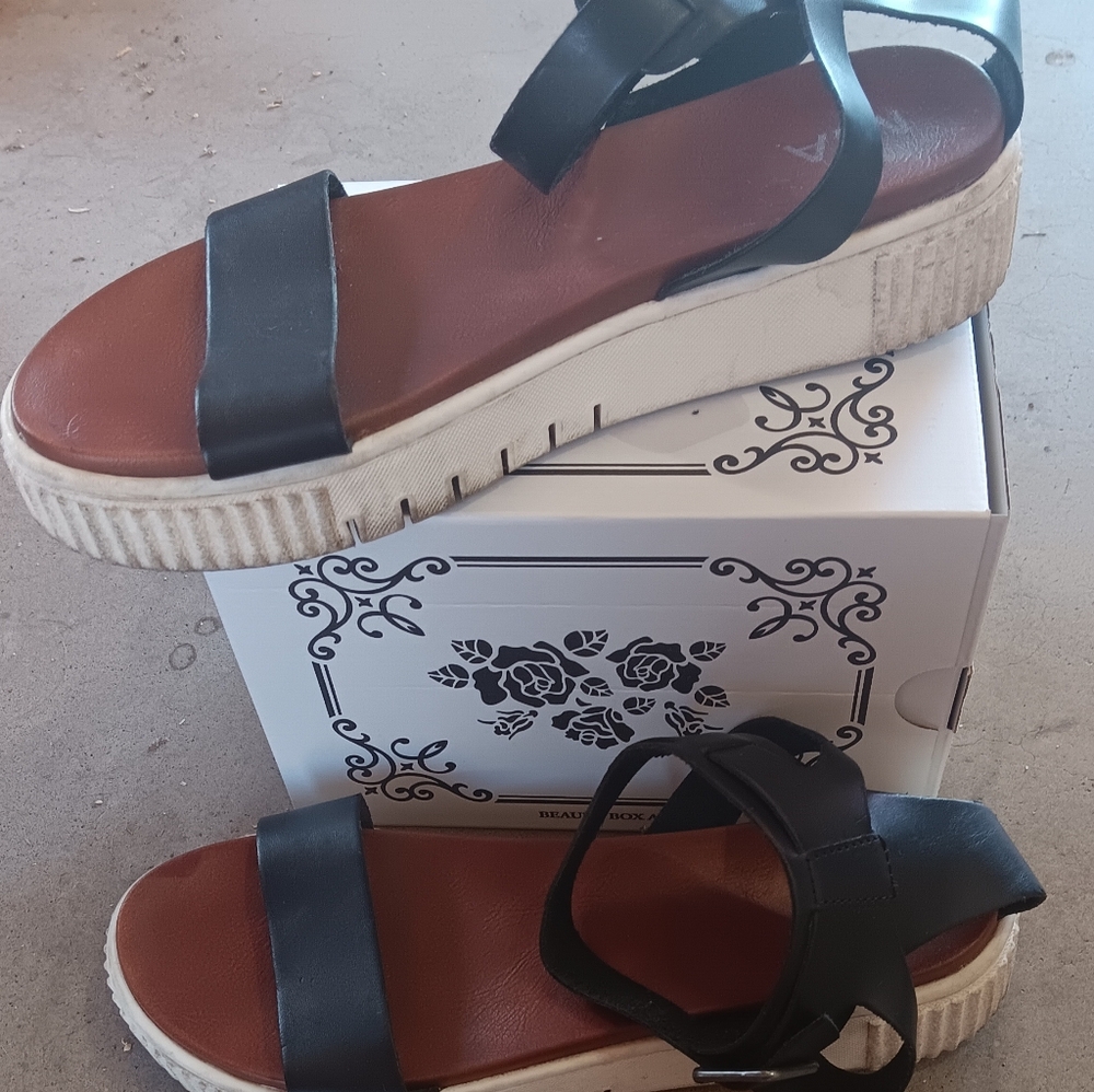 MIA Black Leather Sandals SZ 11 - Picture 4 of 5